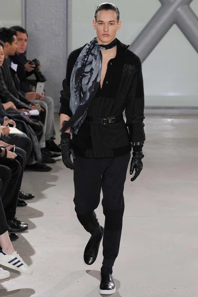 Look 18